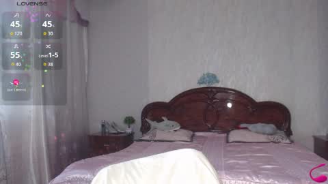 Snapshot of batari_giya chatting on June 3, 2026, 8:39 am Lara online show from June 3, 2026, 8:39 am