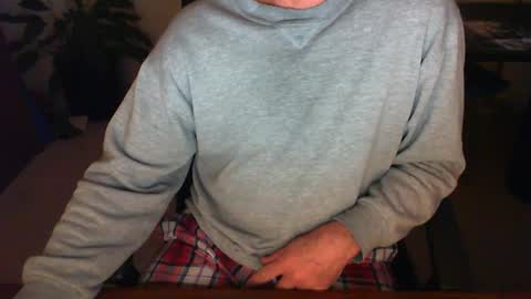 Snapshot of batebro13 chatting on December 5, 2024, 3:17 pm BateBro13 online show from December 5, 2024, 3:17 pm