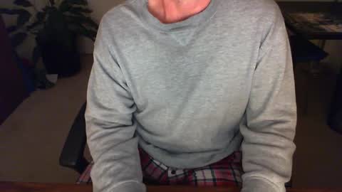 Snapshot of batebro13 chatting on December 6, 2024, 1:44 pm BateBro13 online show from December 6, 2024, 1:44 pm