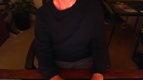 Snapshot of batebro13 chatting on December 15, 2024, 3:20 pm BateBro13 online show from December 15, 2024, 3:20 pm