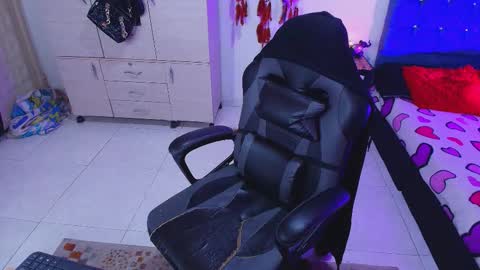 Snapshot of bathory_vamps chatting on October 26, 2025, 12:27 am online show from October 26, 2025, 12:27 am