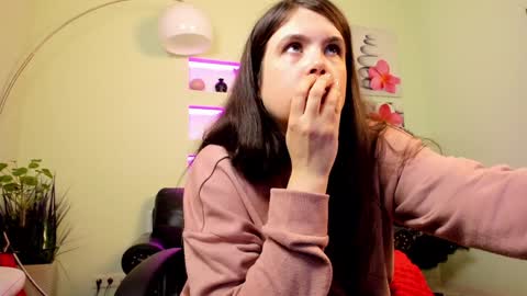 Snapshot of battymoll chatting on January 14, 2025, 7:00 pm battymoll online show from January 14, 2025, 7:00 pm