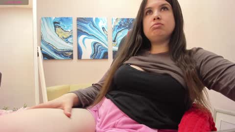 Snapshot of battymoll chatting on January 31, 2025, 8:12 pm battymoll online show from January 31, 2025, 8:12 pm