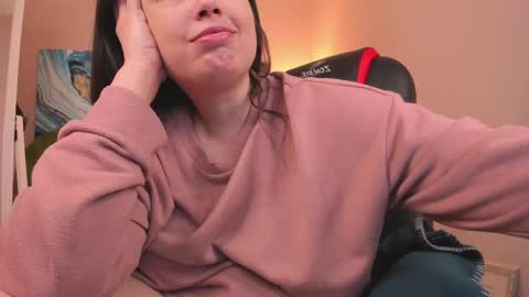 Snapshot of battymoll chatting on February 24, 2025, 2:19 am battymoll online show from February 24, 2025, 2:19 am