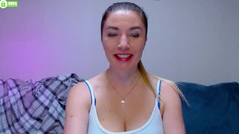 bb__bonami_ online show from September 23, 2025, 4:43 pm