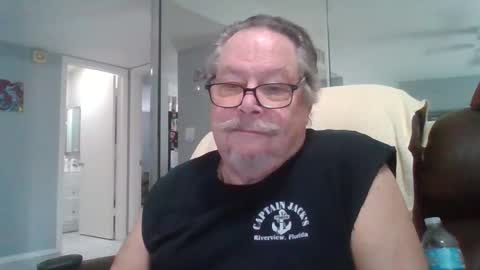Snapshot of bbb1952 chatting on January 13, 2026, 3:06 pm Single Grandpa in Florida. Love to C2C and have Fun Privately online show from January 13, 2026, 3:06 pm