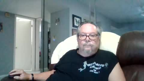 Snapshot of bbb1952 chatting on June 24, 2026, 1:10 pm Single Grandpa in Florida. Love to C2C and have Fun Privately online show from June 24, 2026, 1:10 pm