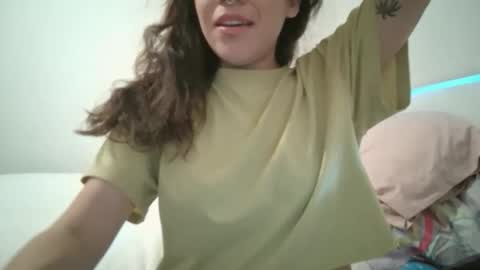 Snapshot of bbbaby03 chatting on October 31, 2025, 12:00 am bbbaby03 online show from October 31, 2025, 12:00 am