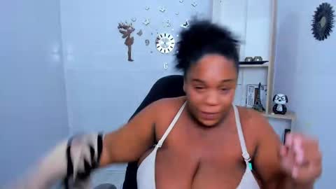 Snapshot of bbw_charlote chatting on May 11, 2026, 12:22 pm Charlote online show from May 11, 2026, 12:22 pm