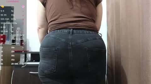 Snapshot of bbw_milf_4u chatting on May 13, 2026, 6:44 am Emma online show from May 13, 2026, 6:44 am