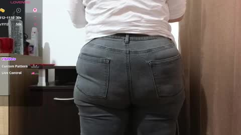 Snapshot of bbw_milf_4u chatting on June 3, 2026, 9:45 am Emma online show from June 3, 2026, 9:45 am