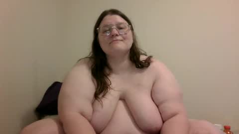 Snapshot of bbwlittlebear chatting on July 8, 2026, 12:04 am bbwlittlebear online show from July 8, 2026, 12:04 am