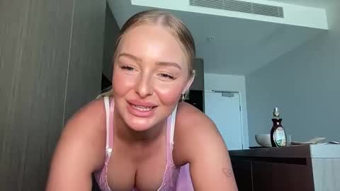 Bree online show from November 2, 2025, 12:24 am