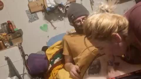 bbygirlsmask online show from November 2, 2025, 2:19 pm