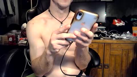 bchillin28 online show from February 21, 2026, 5:36 pm