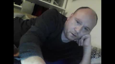 Snapshot of bcn82red chatting on December 15, 2025, 4:44 pm BCN82Red online show from December 15, 2025, 4:44 pm