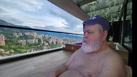 Snapshot of bear4muscle chatting on September 9, 2025, 6:51 pm Dookie online show from September 9, 2025, 6:51 pm