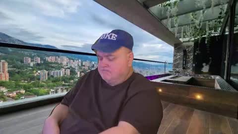 Snapshot of bear4muscle chatting on January 6, 2026, 5:38 pm Dookie online show from January 6, 2026, 5:38 pm