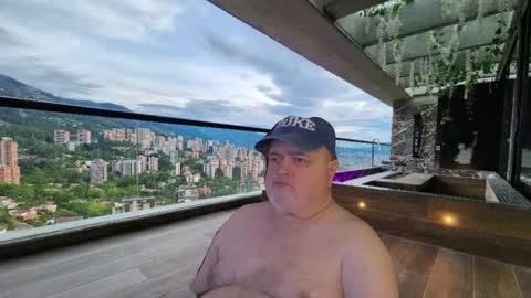 Snapshot of bear4muscle chatting on January 14, 2026, 1:44 am Dookie online show from January 14, 2026, 1:44 am