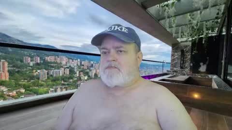 Snapshot of bear4muscle chatting on February 22, 2026, 10:52 pm Dookie online show from February 22, 2026, 10:52 pm