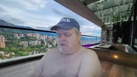 Snapshot of bear4muscle chatting on March 23, 2026, 10:25 pm Dookie online show from March 23, 2026, 10:25 pm