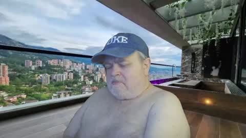 Snapshot of bear4muscle chatting on March 29, 2026, 3:50 am Dookie online show from March 29, 2026, 3:50 am