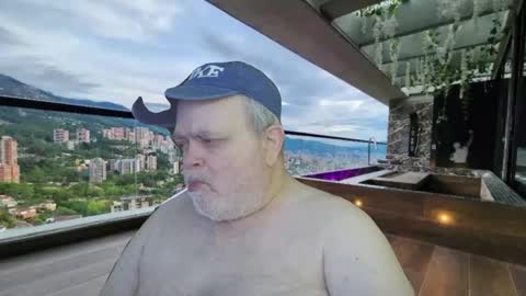 Snapshot of bear4muscle chatting on March 31, 2026, 5:41 am Dookie online show from March 31, 2026, 5:41 am