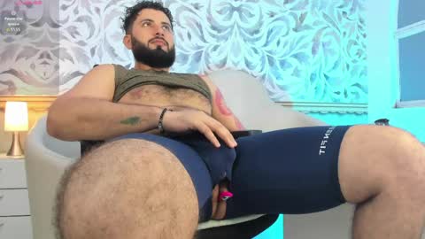 bear_mao_ online show from April 25, 2026, 11:24 am