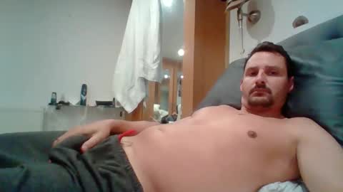Snapshot of bearboudior chatting on May 6, 2026, 10:53 am bearboudior online show from May 6, 2026, 10:53 am