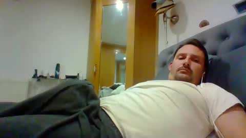 Snapshot of bearboudior chatting on May 8, 2026, 1:38 pm bearboudior online show from May 8, 2026, 1:38 pm