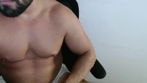 Snapshot of beard_top_guy chatting on February 10, 2025, 8:10 pm Beard Guy online show from February 10, 2025, 8:10 pm