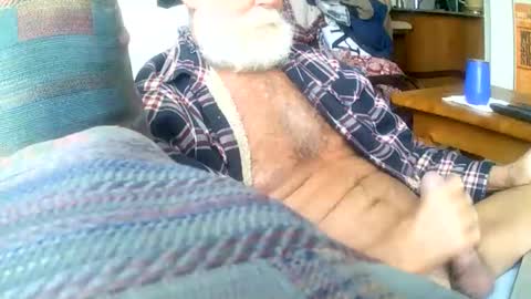 Snapshot of beardbushy chatting on January 26, 2025, 7:09 pm beardbushy online show from January 26, 2025, 7:09 pm