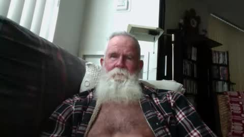 Snapshot of beardbushy chatting on January 14, 2026, 6:13 pm beardbushy online show from January 14, 2026, 6:13 pm