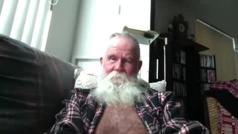 Snapshot of beardbushy chatting on January 18, 2026, 7:39 pm beardbushy online show from January 18, 2026, 7:39 pm