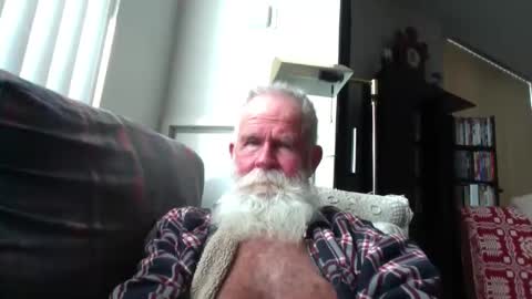 Snapshot of beardbushy chatting on February 19, 2026, 6:15 pm beardbushy online show from February 19, 2026, 6:15 pm