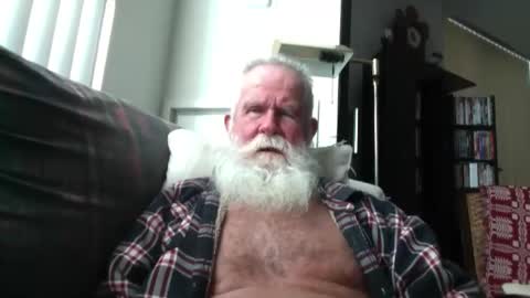 Snapshot of beardbushy chatting on February 22, 2026, 4:49 pm beardbushy online show from February 22, 2026, 4:49 pm