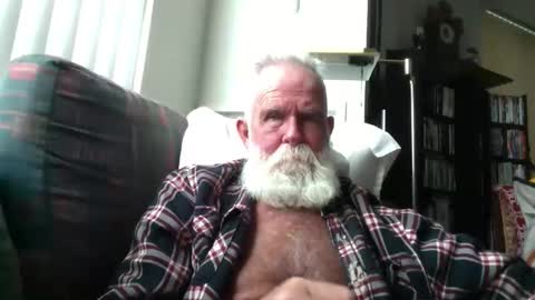 Snapshot of beardbushy chatting on March 15, 2026, 3:40 pm beardbushy online show from March 15, 2026, 3:40 pm