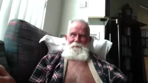 Snapshot of beardbushy chatting on March 20, 2026, 7:52 pm beardbushy online show from March 20, 2026, 7:52 pm