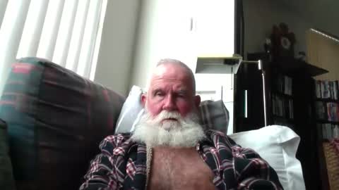 beardbushy online show from May 3, 2026, 3:40 pm