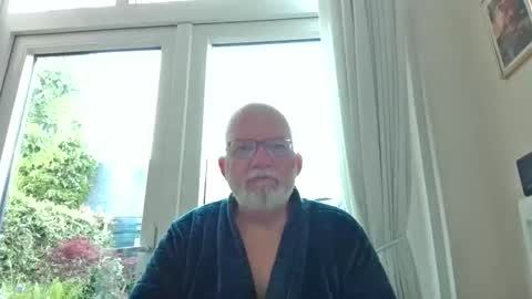 Snapshot of beardman916444 chatting on May 25, 2026, 4:40 am Beardman online show from May 25, 2026, 4:40 am
