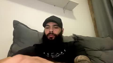 Snapshot of beardmax chatting on June 25, 2026, 9:25 am Min online show from June 25, 2026, 9:25 am