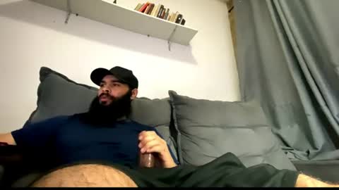 Snapshot of beardmax chatting on June 28, 2026, 8:42 am Min online show from June 28, 2026, 8:42 am