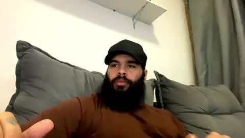 Snapshot of beardmax chatting on June 28, 2026, 10:27 pm Min online show from June 28, 2026, 10:27 pm