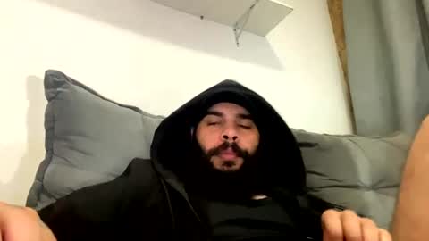 Snapshot of beardmax chatting on July 25, 2026, 5:49 am Min online show from July 25, 2026, 5:49 am