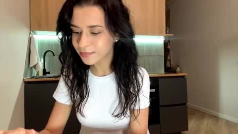 Snapshot of beatriceesmond chatting on October 11, 2025, 8:51 pm Katie online show from October 11, 2025, 8:51 pm