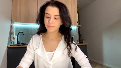 Snapshot of beatriceesmond chatting on October 15, 2025, 8:03 am Katie online show from October 15, 2025, 8:03 am