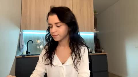 Snapshot of beatriceesmond chatting on October 18, 2025, 8:15 am Katie online show from October 18, 2025, 8:15 am