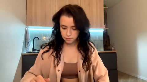 Snapshot of beatriceesmond chatting on October 19, 2025, 7:09 am Katie online show from October 19, 2025, 7:09 am