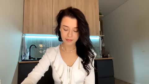 Snapshot of beatriceesmond chatting on November 5, 2025, 11:10 am Katie online show from November 5, 2025, 11:10 am