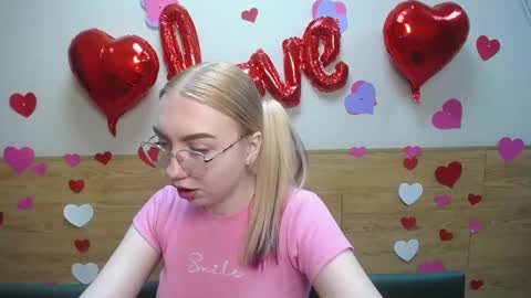 BeatriceFlyy online show from February 18, 2025, 8:27 am